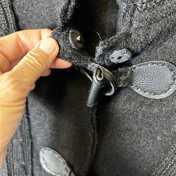 Venario NWT Women's Black Boiled Wool Cable Knit Toggle Cardigan Sweater Sz M - Picture 6 of 15